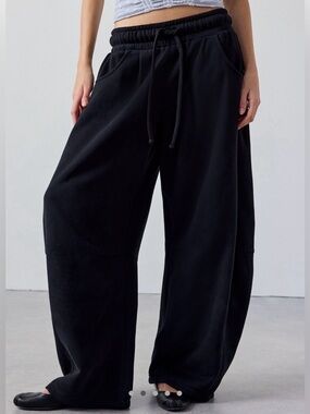 URBAN OUTFITTERS Out From Under Essential Barrel Leg Sweatpants
